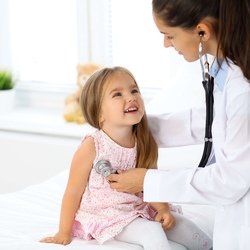 Как научить ребенка не бояться врачей?
